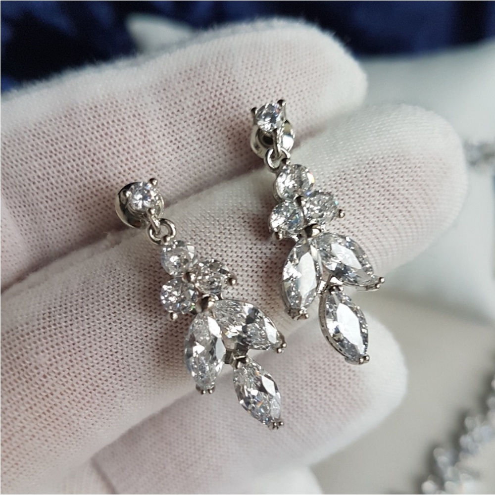 Swarovski Silver Crystal Drop Earrings - Picture 2 of 9